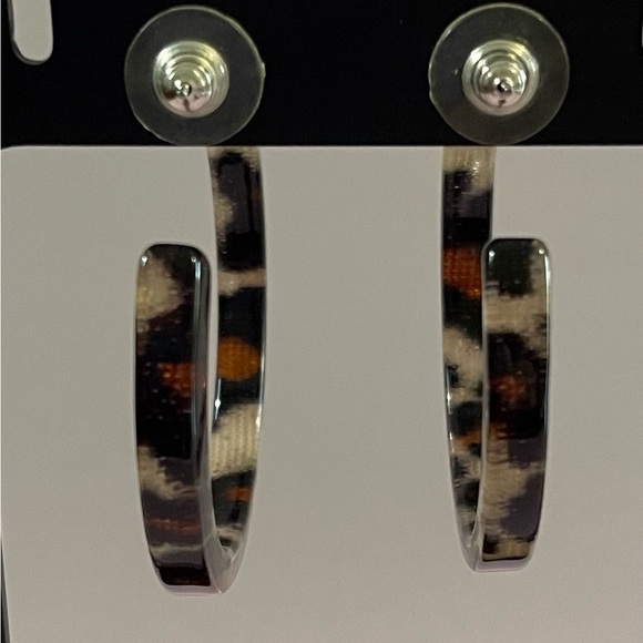 NEW Foxy Designs Tortoise Shell Hoop Earrings - Picture 4 of 4